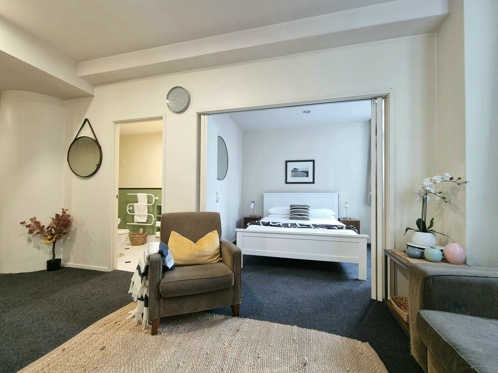 undefined Experience The City Life-Walk Everywhere 3