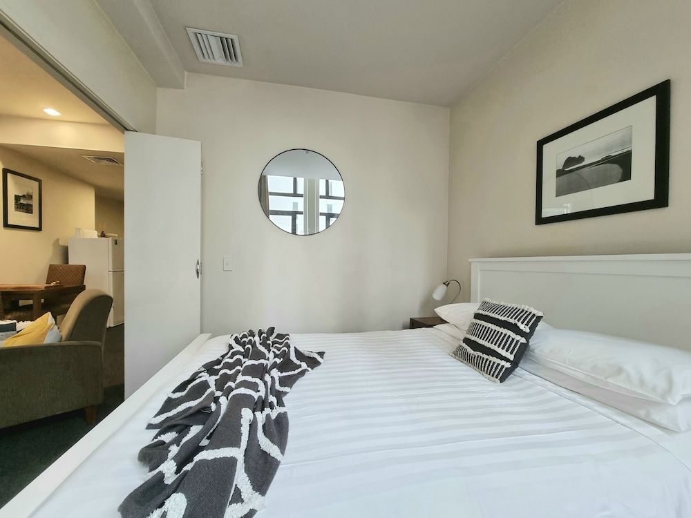 undefined Experience The City Life-Walk Everywhere 6