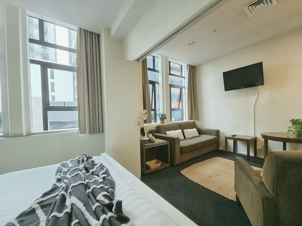 undefined Experience The City Life-Walk Everywhere 2