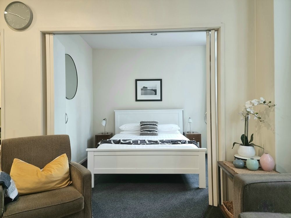 undefined Experience The City Life-Walk Everywhere 5