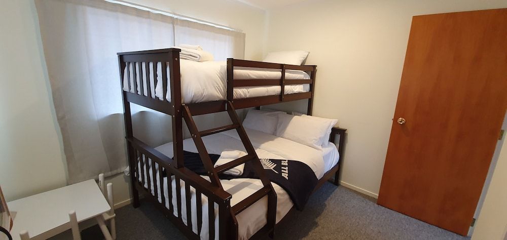 undefined Cheerful 3BR Home - Free WiFi & Netflix 9