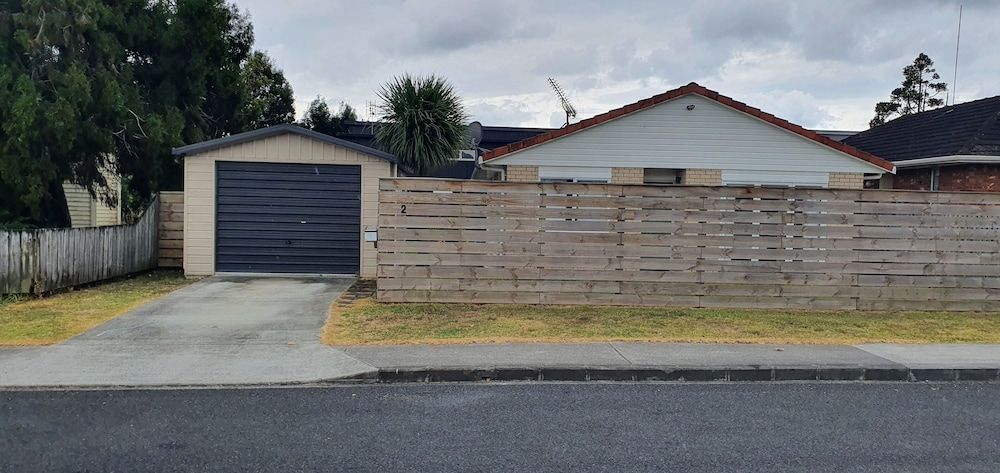 undefined Cheerful 3BR Home - Free WiFi & Netflix 2
