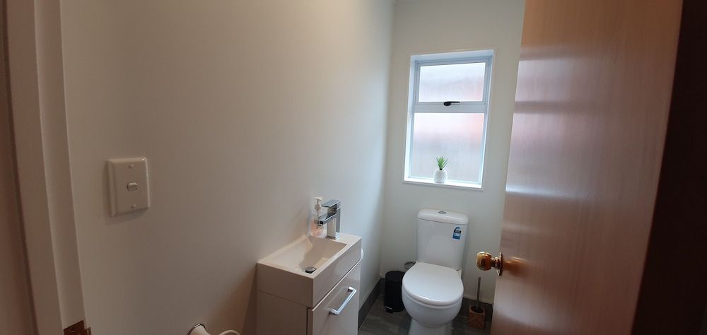 Cheerful 3BR Home - Free WiFi & Netflix House 20