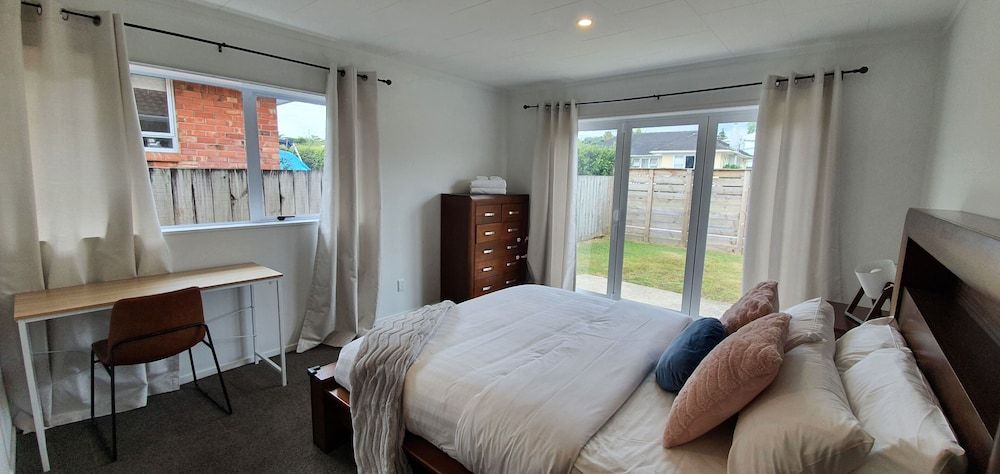 Cheerful 3BR Home - Free WiFi & Netflix House 17