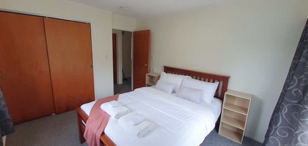 Cheerful 3BR Home - Free WiFi & Netflix House 7