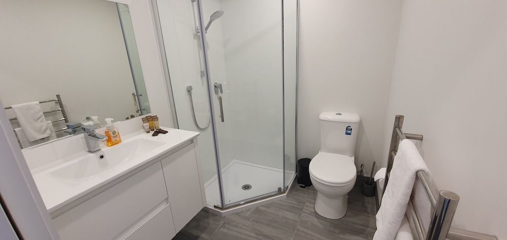Cheerful 3BR Home - Free WiFi & Netflix House 19