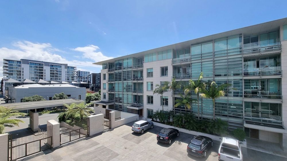 undefined Sweet Escape by Waterfront w Carpark 3