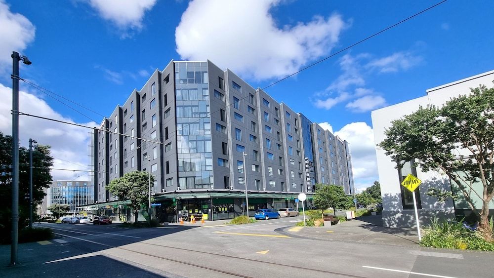 undefined Sweet Escape by Waterfront w Carpark 2