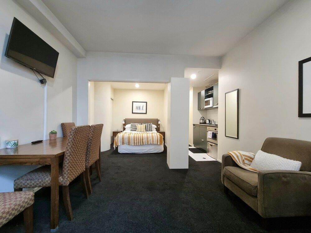 undefined One Bedroom with Disabled Bathroom 7