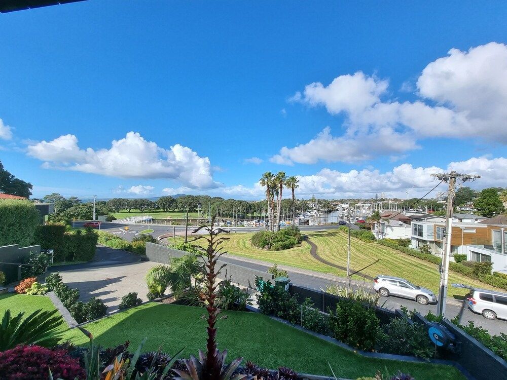 undefined Fabulous Milford 1BR With Views & SkyTV 4