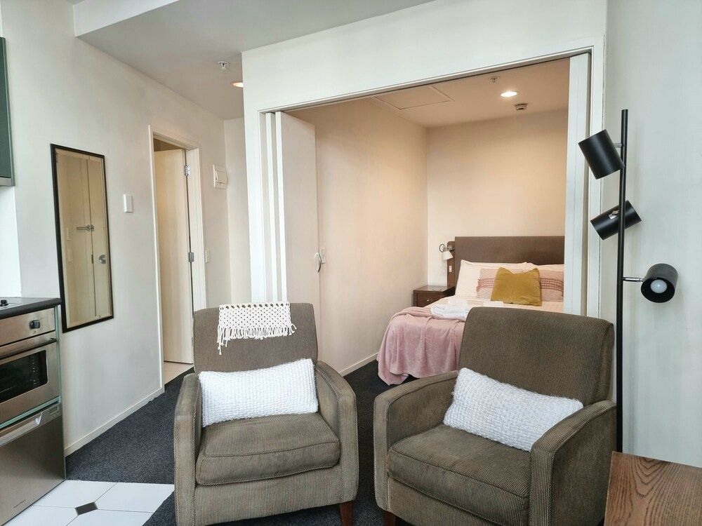 undefined Bright & Cozy 1BR - Kitchen - Laundry 8