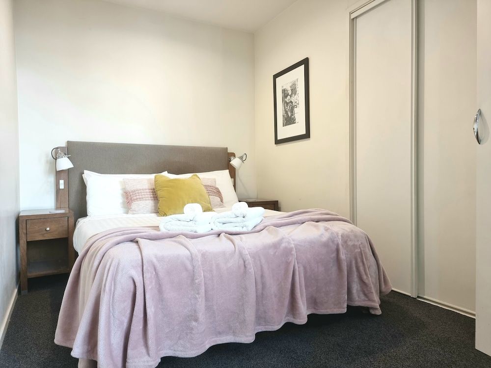 undefined Bright & Cozy 1BR - Kitchen - Laundry 2