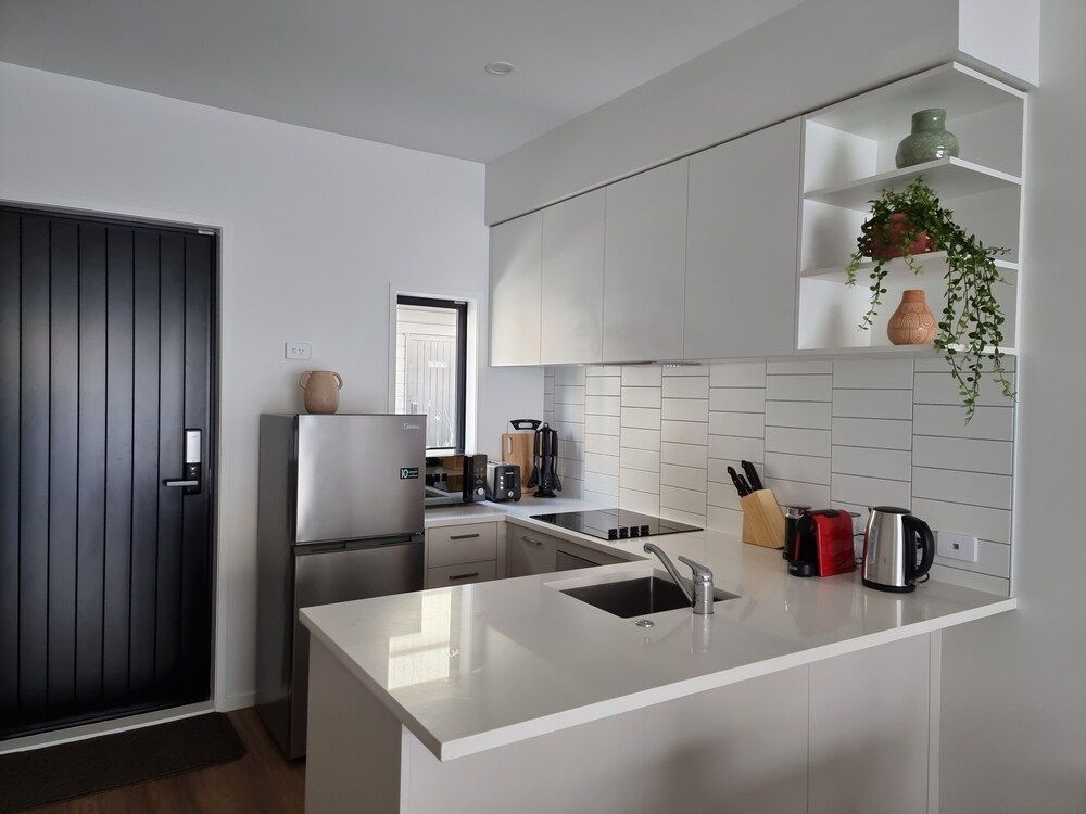 Brand New House by Botany - Parking House 16