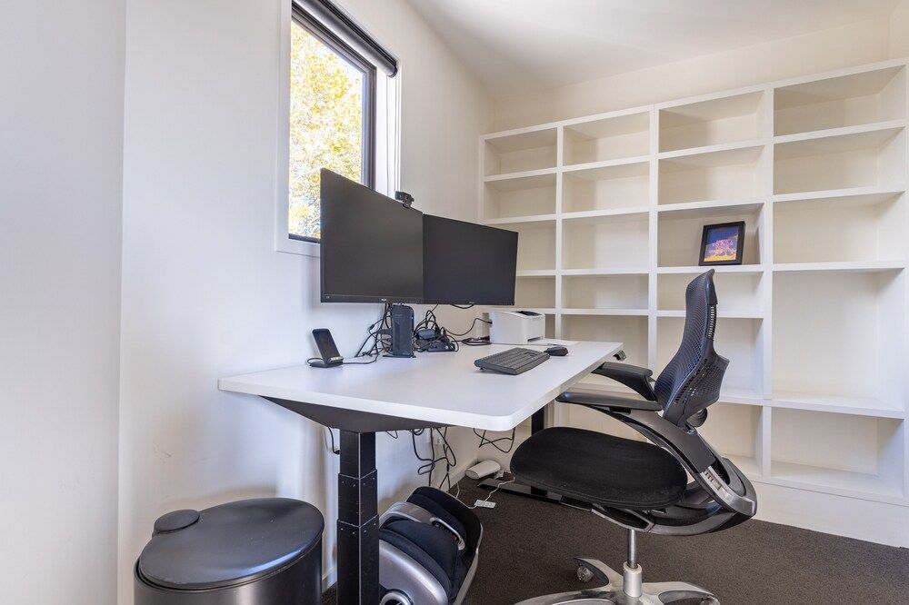 undefined High-end 3BR House - Skytower View 2