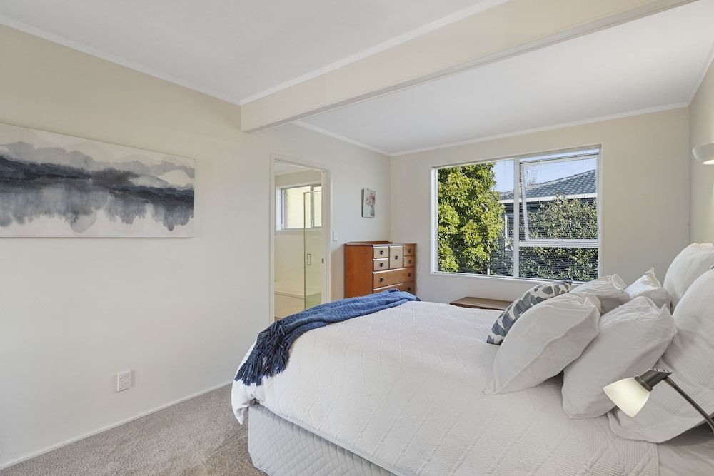 undefined Bright & Sunny Meadowbank - Gardens 6