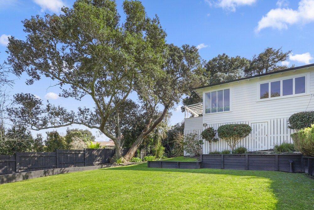 undefined Grey Lynn - Grandeur - Cafe Lifestyle 4