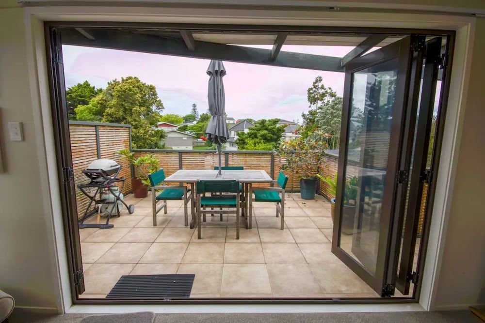 undefined Bright 2 Bedroom Home in East Auckland 6