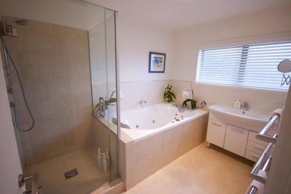 undefined Bright 2 Bedroom Home in East Auckland 10