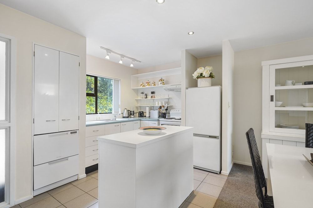 undefined Stylish Central 2BR Apt nr Hospital 10