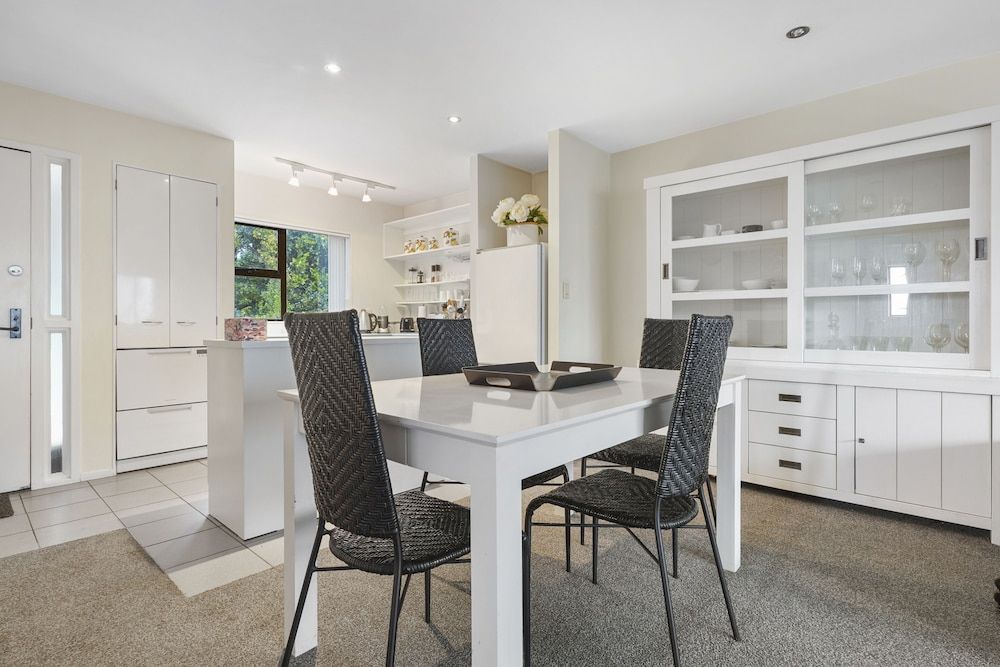 undefined Stylish Central 2BR Apt nr Hospital 5