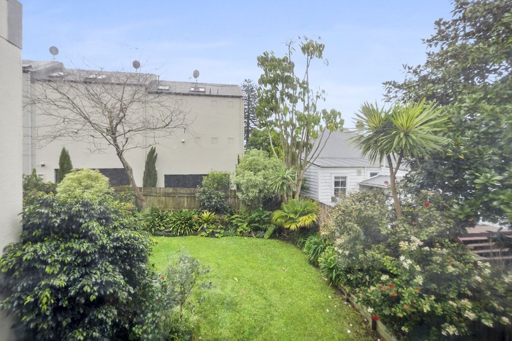 undefined Stylish Central 2BR Apt nr Hospital 4