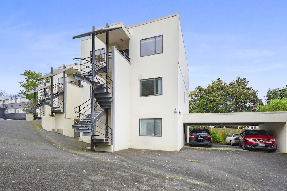 undefined Stylish Central 2BR Apt nr Hospital