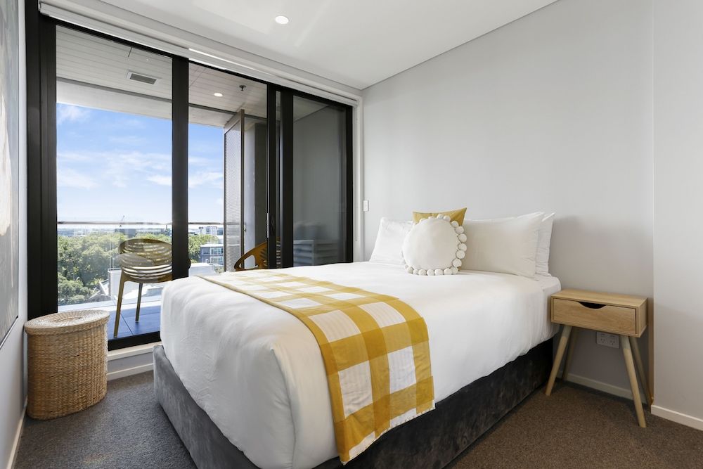 undefined Laid back living with city views 3