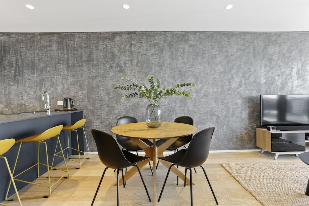 undefined Laid back living with city views 5