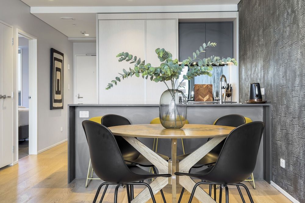 undefined Laid back living with city views 4