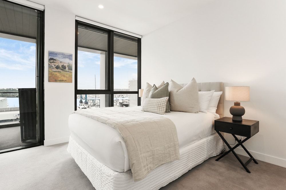Modern oasis in Wynyard Quarter Deluxe Apartment, 2 Bedrooms 2