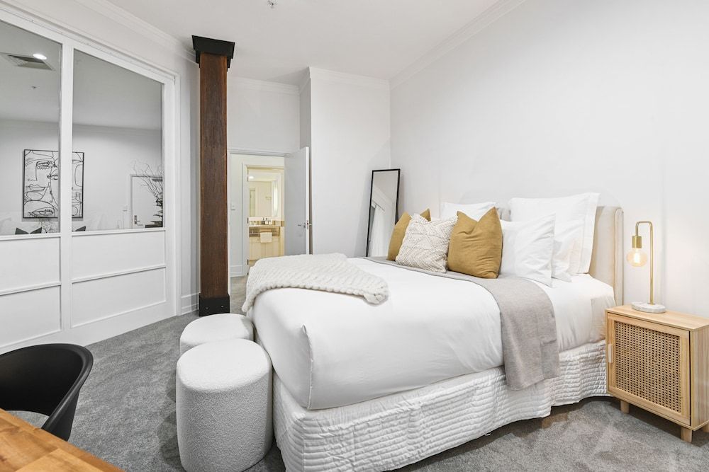 undefined Modern space in iconic heritage building 7