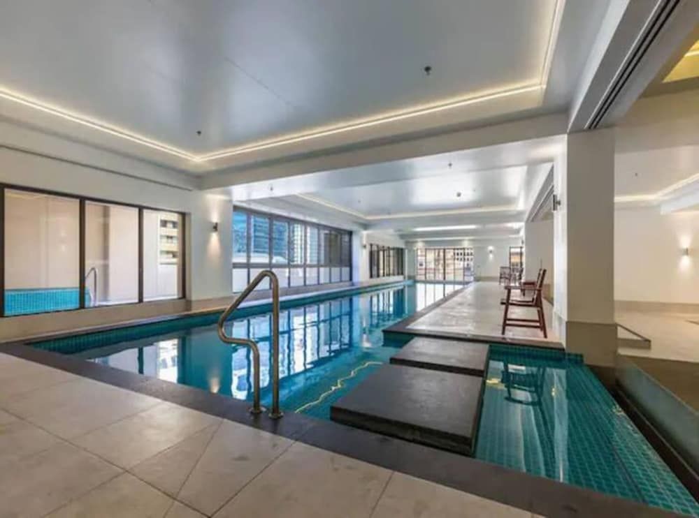 undefined Stylish Central City Apartment With  Pool & Gym 3