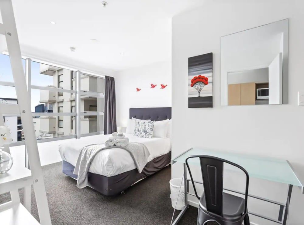 undefined Central City 1Br Apartment 3