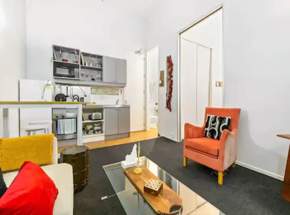 undefined Lovely 1-Bedroom Apartment On Queen Street! 4