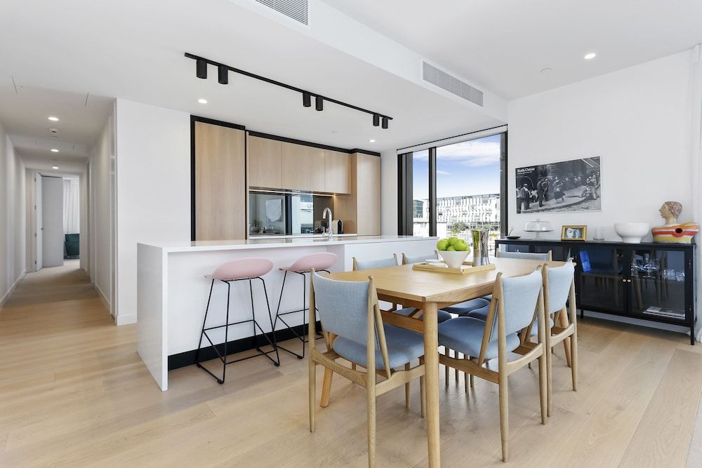 Modern & elegant living Wynyard Quarter Deluxe Apartment 16
