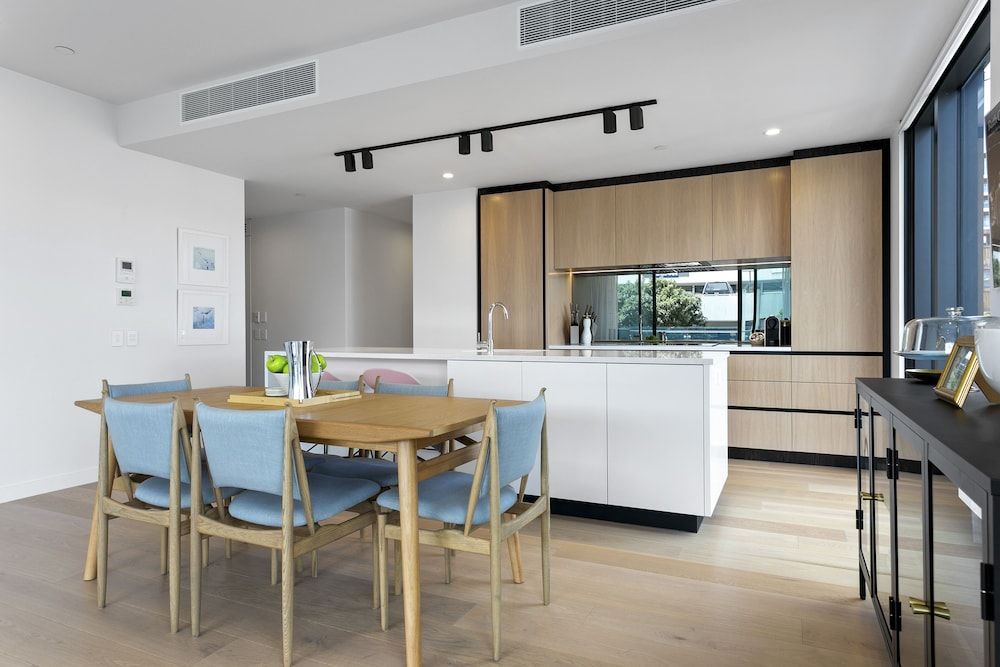 Modern & elegant living Wynyard Quarter Deluxe Apartment 18