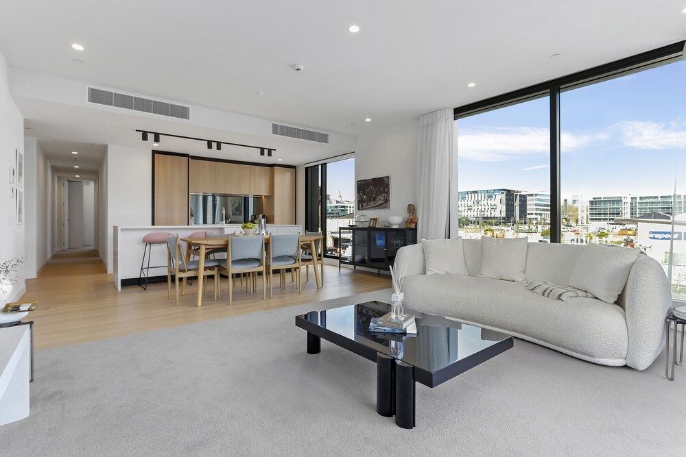 Modern & elegant living Wynyard Quarter Deluxe Apartment 11