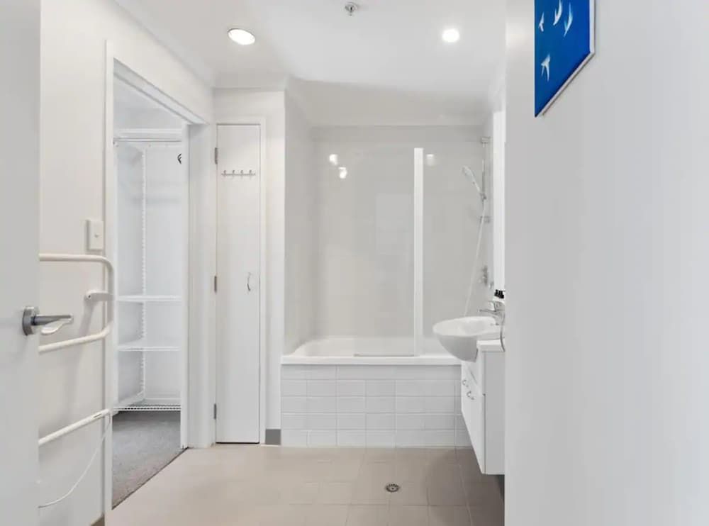 undefined Eden Terrace Two Bedroom Free Parking 7