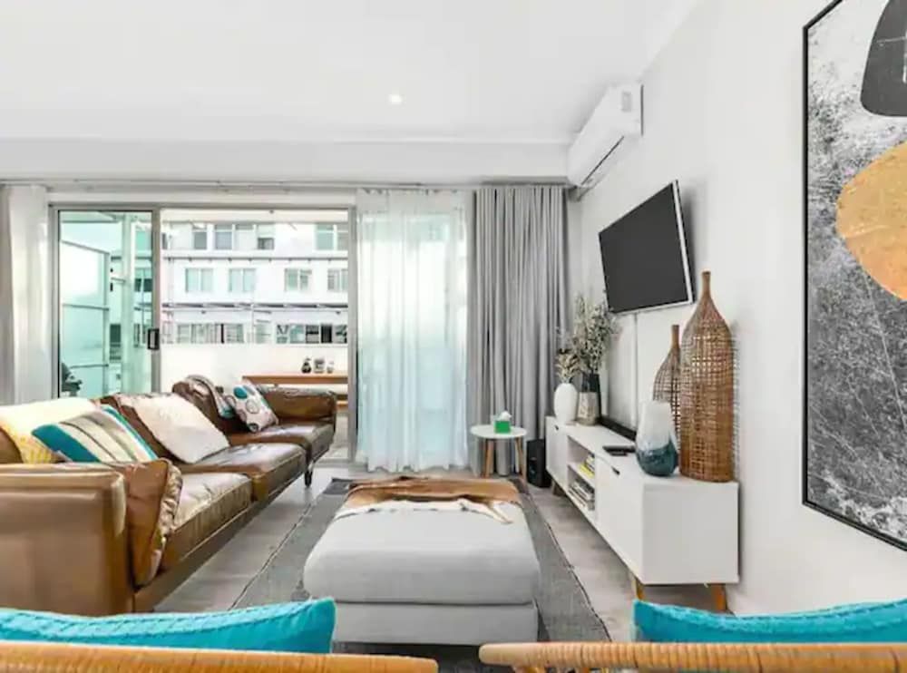 undefined Relaxing Gorgeous Princes Wharf Apartment W/ Ac 6