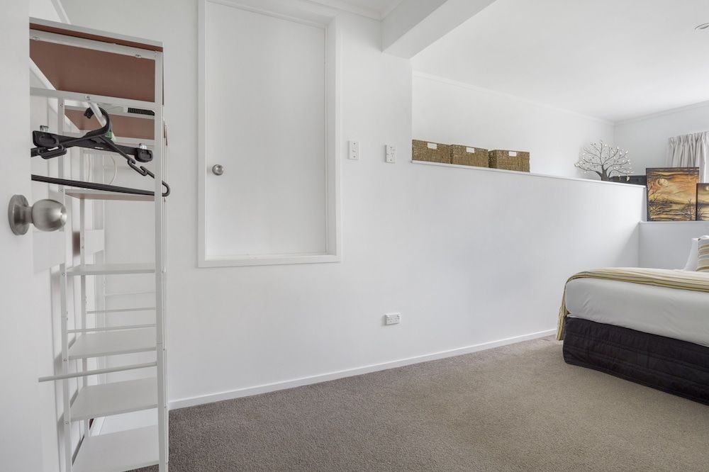 undefined Bright 3-Bedroom Unit - WiFi & Parking 9