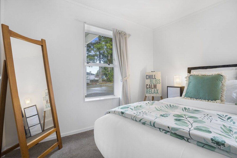 undefined Bright 3-Bedroom Unit - WiFi & Parking 4