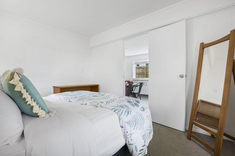 undefined Bright 3-Bedroom Unit - WiFi & Parking 6