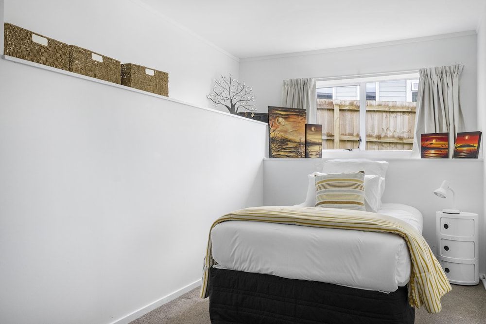 undefined Bright 3-Bedroom Unit - WiFi & Parking 10