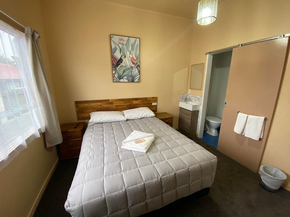 Economy Double Room, Non Smoking, Private Bathroom