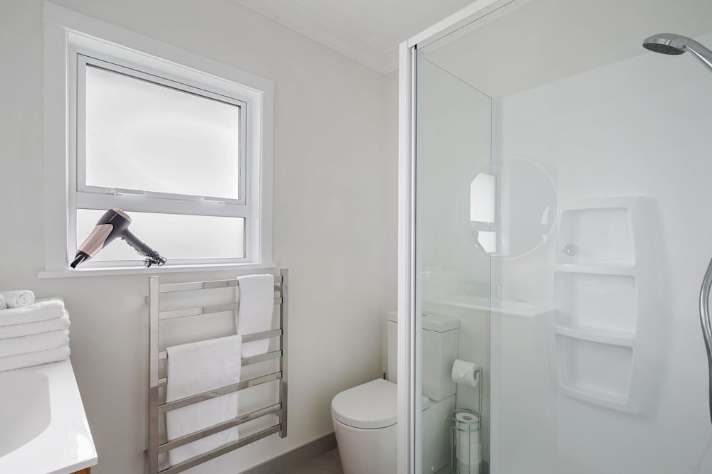 Renovated Takapuna 2BR Apt - Parking Apartment 28