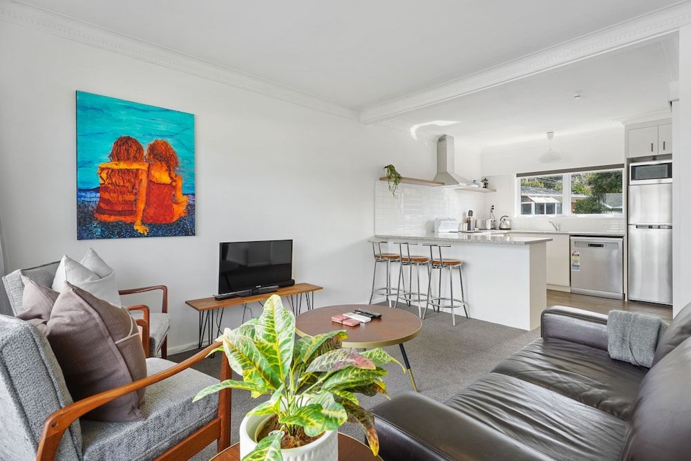 Renovated Takapuna 2BR Apt - Parking Apartment 19