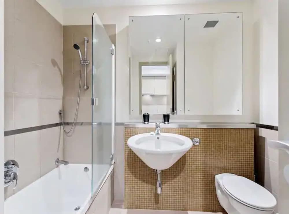 undefined Beautiful Studio In The Viaduct With Free Carpark! 6