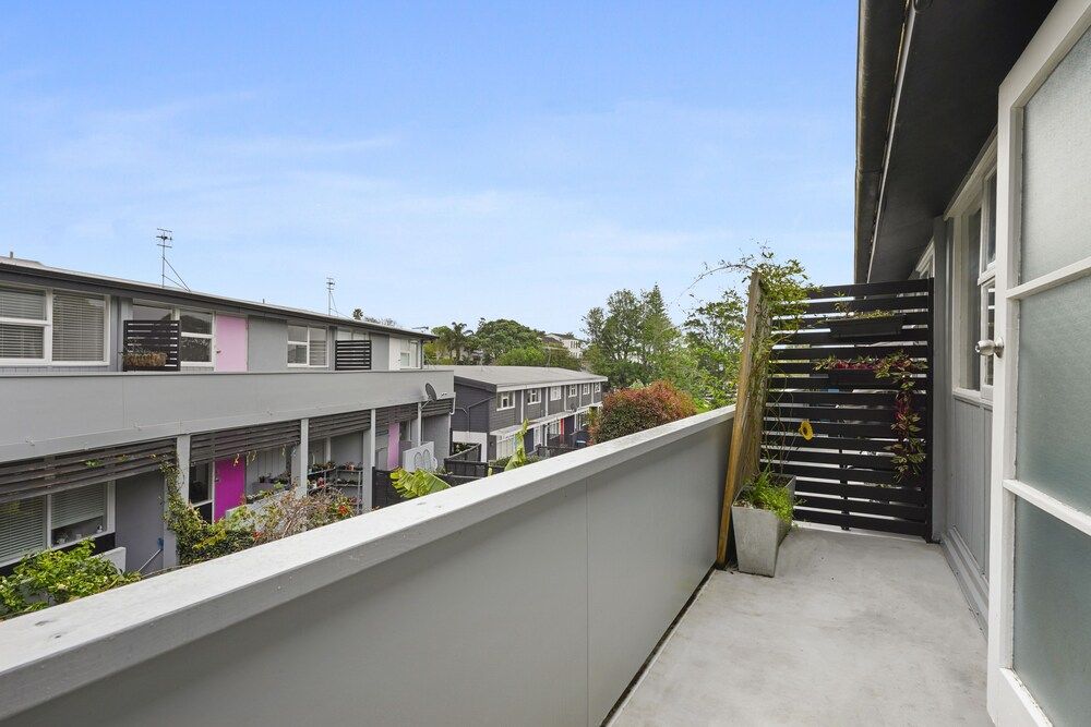 undefined Central Quiet 2BR Apt -  Wifi -  Parking