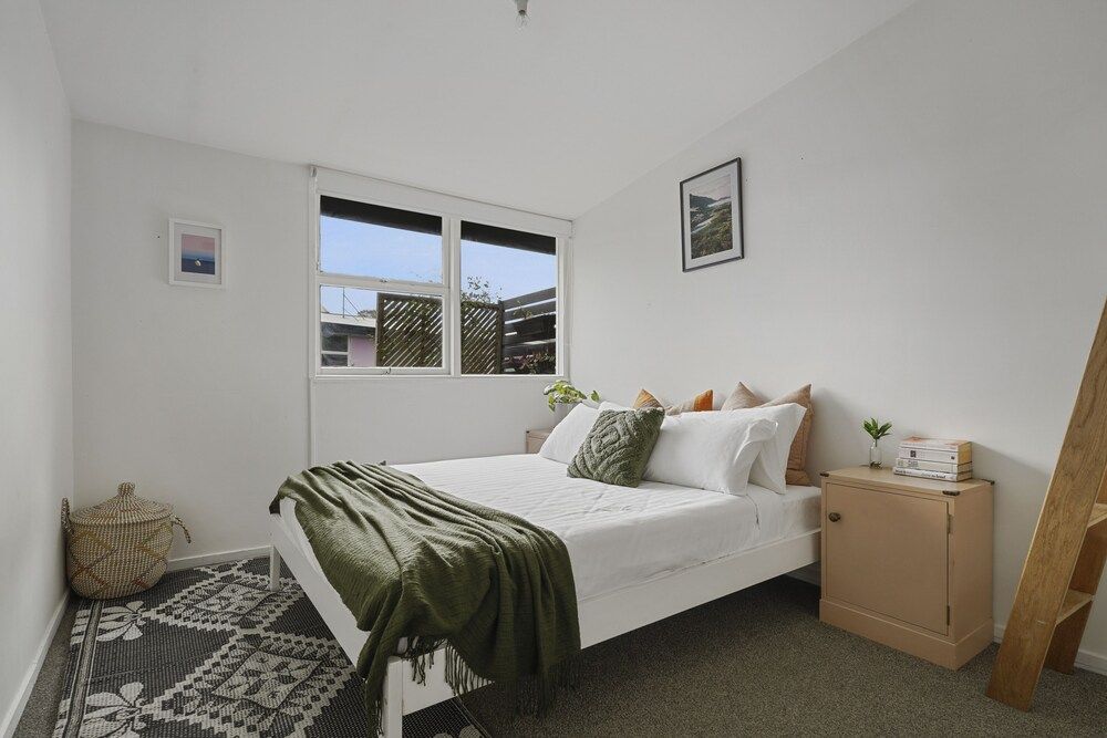 undefined Central Quiet 2BR Apt -  Wifi -  Parking 8