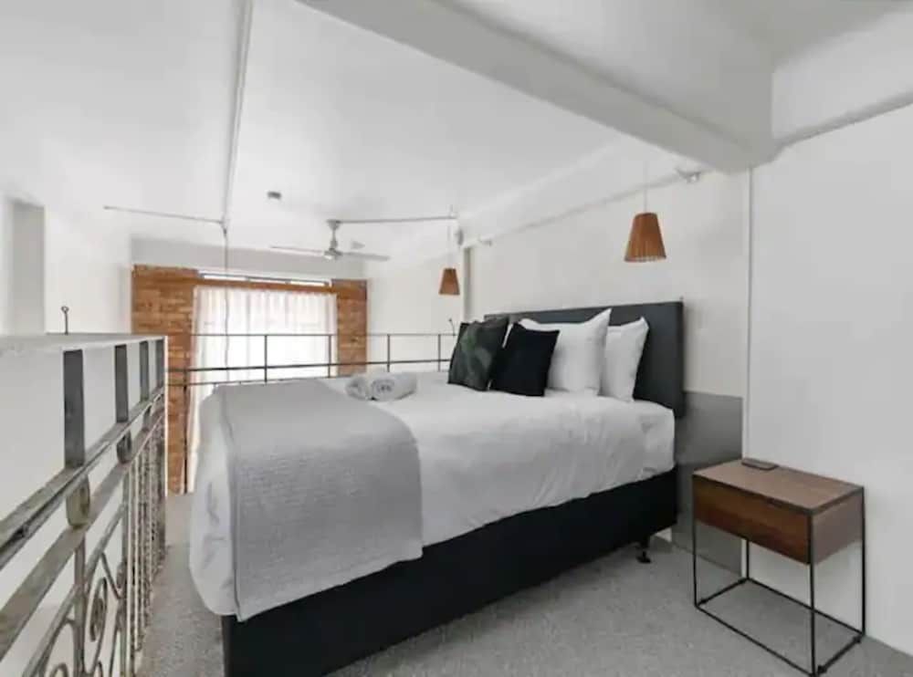 undefined Stylish Loft Apartment In Cbd W/ King Bed!